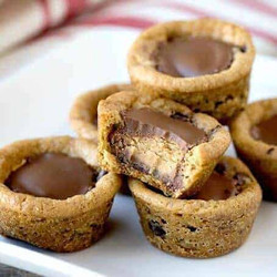 Reese&apos;s Chocolate Chip Cookie Bites