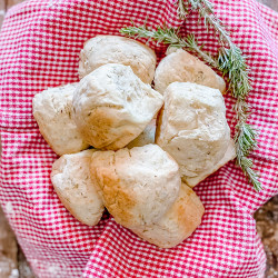 Incredible 10-Minute Rosemary Bread Rolls | Easy No Yeast Recipe