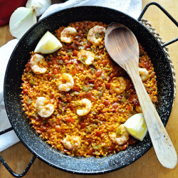 Simple SPANISH PAELLA With Shrimp &amp; Bell Peppers