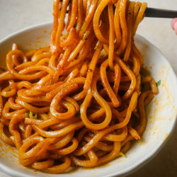 Roasted Garlic Gochujang Udon Noodles