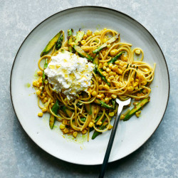 Caramelized Corn And Asparagus Pasta With Ricotta