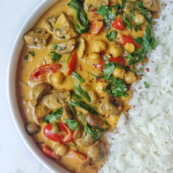 Vegan Chickpea, Mushroom And Spinach Curry