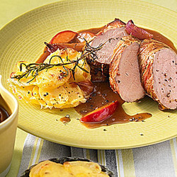 Gekräutertes Schweinefilet Im Speckmantel In Zwetschgensauce Von Fun-connect
