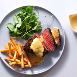 Grilled Filet Mignon With Bearnaise Sauce