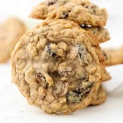 Soft And Chewy Oatmeal Raisin Cookies