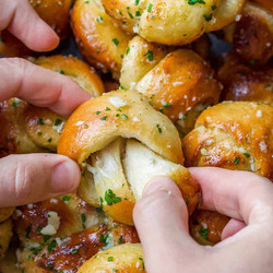 Vegan Garlic Knots