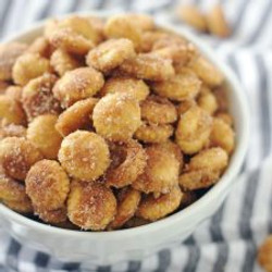 Sweet &amp; Salty Churro Toffee Snack Mix
