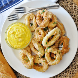 EXTRA-CRISPY FRIED CALAMARI With Cheat SAFFRON AIOLI