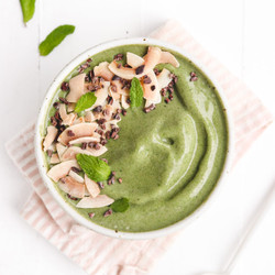 Creamy Mint Chip Smoothie Recipe