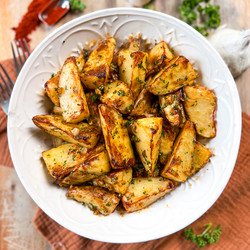 Spicy Garlic Potato Wedges