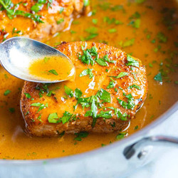 The Best Juicy Skillet Pork Chops