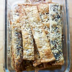 Easy Sourdough Discard Crackers (thin &amp; Crispy)