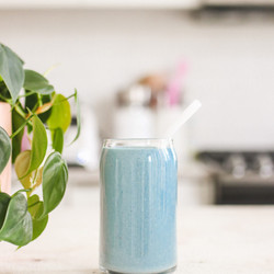 Vegan Vanilla Blue Spirulina Smoothie