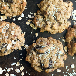 Vegan Tahini Chocolate Oatmeal Cookies