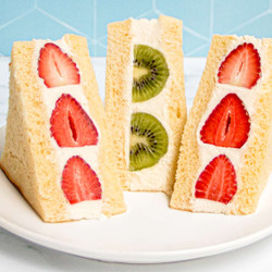 Japanese Fruit Sando (fruit Sandwich)