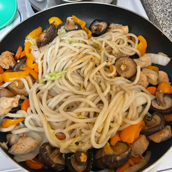 Stir-Fried Udon with Veggies