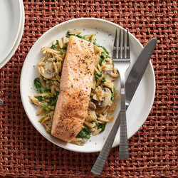 15-minute Salmon &amp; Creamy Orzo With Spinach &amp; Mushrooms