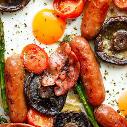 Sheet Pan Full Breakfast (eggs, Bacon, Sausages &amp; Mushrooms)