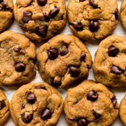 Chewy Pumpkin Chocolate Chip Cookies