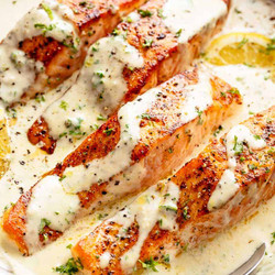 Salmon With Creamy Garlic Sauce