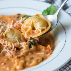 Tomato Basil Tortellini Soup