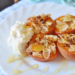 Baked Apricots With Honey And Almonds