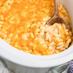 Slow Cooker Mac And Cheese