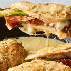 Brie, Asparagus &amp; Prosciutto-stuffed Chicken