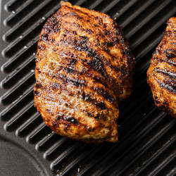 Pan Grilled Chicken That&apos;s Juicy Perfection!