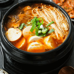 Vegan Sundubu Jjigae 순두부찌개 (korean Soft Tofu Stew)