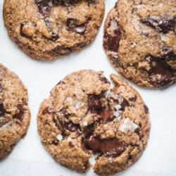 Paleo Chocolate Chip Cookies