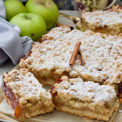 Polish Apple Cake (szarlotka)