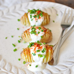 Hasselback Potatoes With Creamy Yogurt Sauce