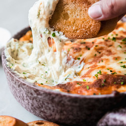 Cheesy Baked Garlic Bread Dip