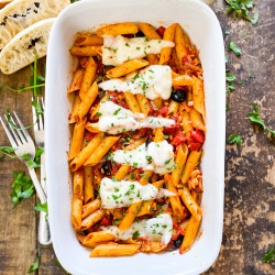 Baked Garlic Pasta With Tomatoes &amp; Olives