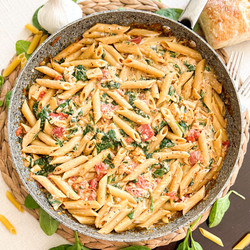 Healthy CREAMY Pasta With Tuna &amp; Spinach