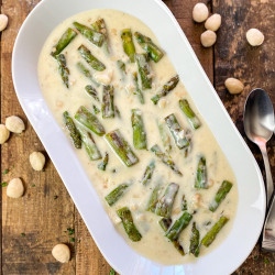 Spanish Asparagus With Creamy Almond Sauce