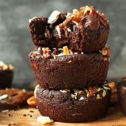 Refined-sugar-free Turtle Brownies (gf)