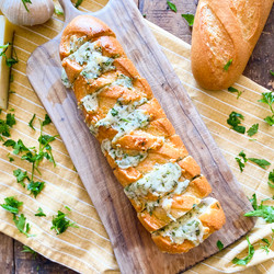 10 Minute Cheesy Garlic Bread