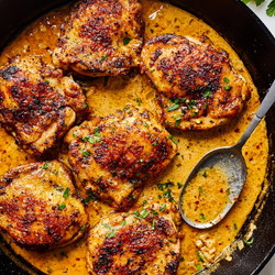 Easy Skillet Chicken Thighs