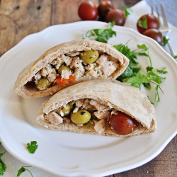 15 Minute Homemade Pita Pockets With Tuna &amp; Olives