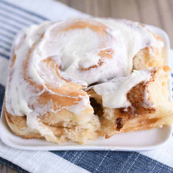 The Best Cinnamon Rolls (Pickett Family)