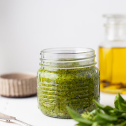 Copycat Trader Joe&apos;s Black Truffle Cashew Pesto Sauce