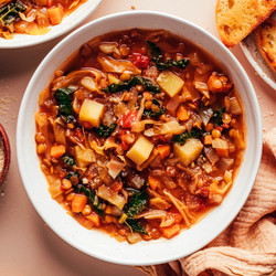 Nourishing Cabbage, Fennel &amp; Lentil Soup (1 Pot!)