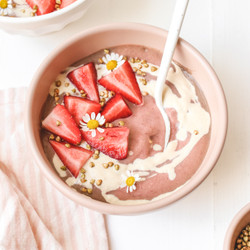 Strawberries &amp; Cream Smoothie Bowl (vegan, Gluten Free, Refined Sugar Free)