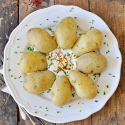 Saffron Infused Baby Potatoes With Cream Sauce