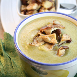 Creamy Broccoli Soup With Mushrooms