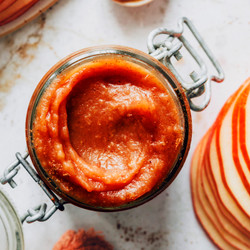 1-pot Apple Butter (date-sweetened!)