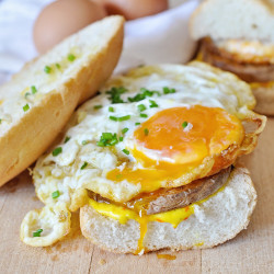 Crispy Fried Egg Sandwich With Potatoes &amp; Saffron Aioli