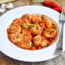 Seared Shrimp With Spicy Tomato Sauce